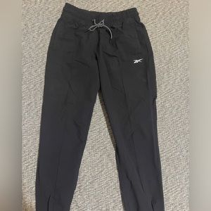 Reebok speed-wick black joggers